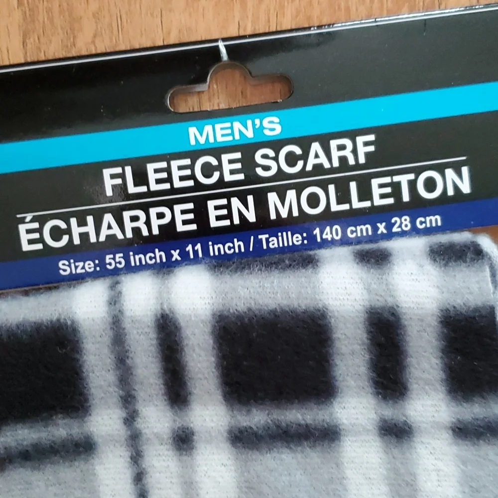 2 Pack‎ NWOT Men's Fleece Scarf Black & Cream, Black Plaid